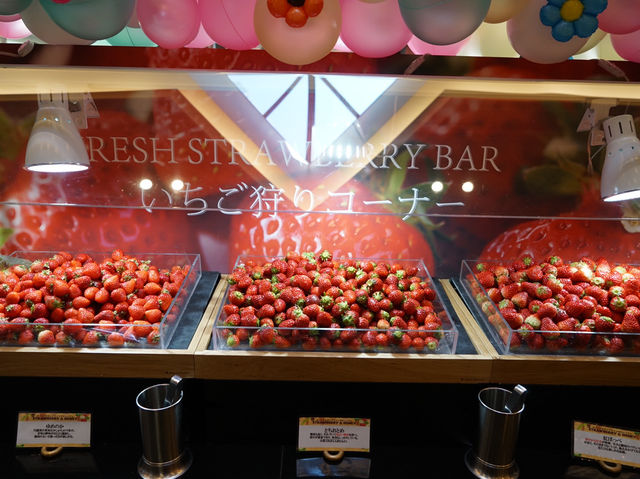 A Sweet and Savory Delight at The Lounge, Hotel New Otani Makuhari🍓