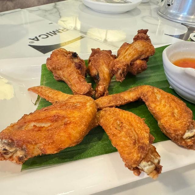 คาเฟ่ร่มรื่นในซอยลาดพร้าว 26 Pet Friendly 