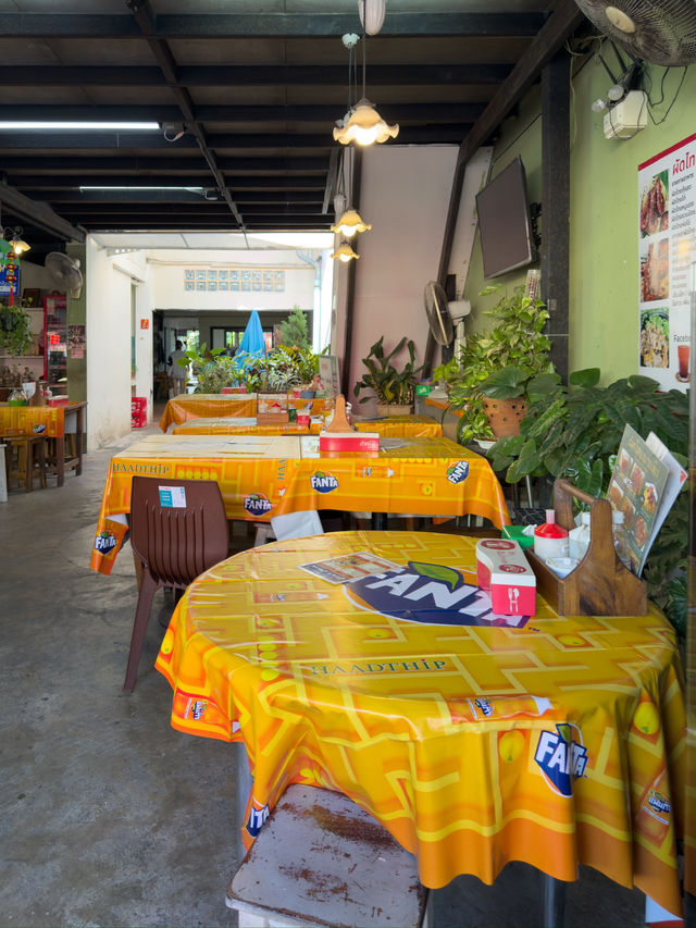 ร้านผัดไทย สะพานหิน ภูเก็ต