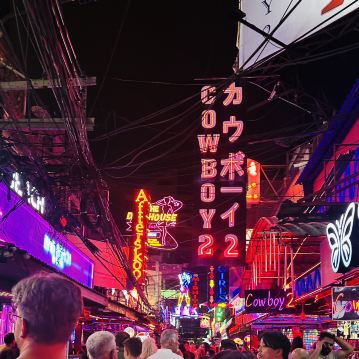 バンコク🇹🇭】タイのナイトライフをちょっと体験！ソイカウボーイ通り