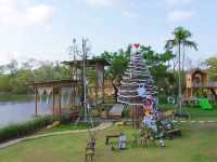 คาเฟ่ริมน้ำ หอมดิน กลิ่นจันทร์