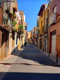 Alcalà de Xivert 位於歷史悠久的 El Maestrazgo 土地內，位於卡斯特利翁省北部。