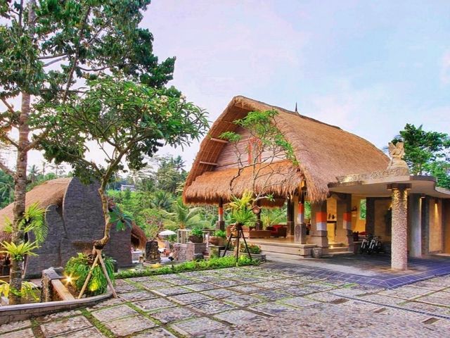 Peaceful Getaway at Kayon Ubud