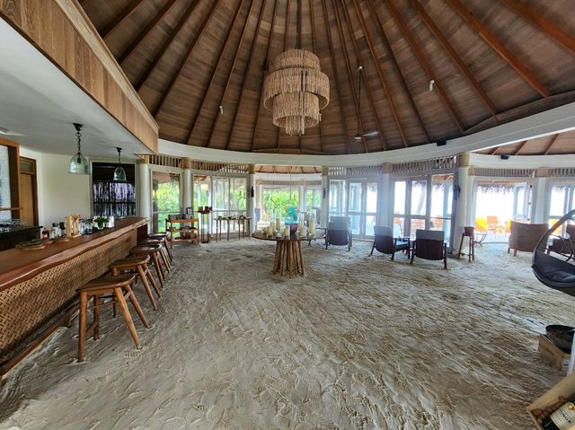[🇲🇻モルディブ] サンセットとカクテルを楽しむ、Milaidhoo MaldivesのCompass Bar