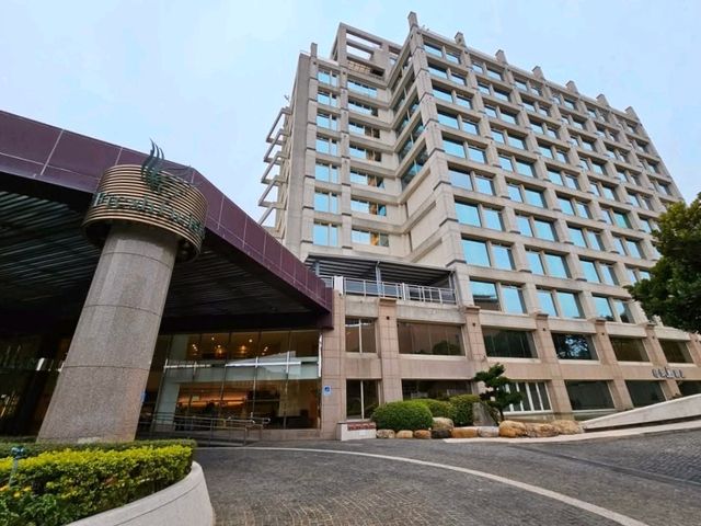 清新溫泉飯店，邊泡湯邊新賞大肚山夜景