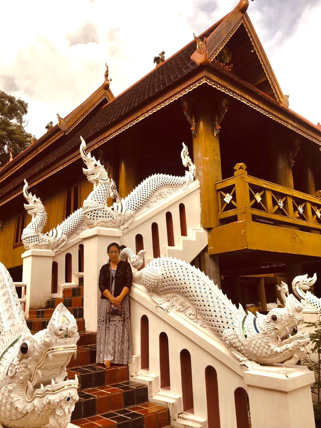 พาเที่ยววัดสวยจังหวัดมุกดาหาร