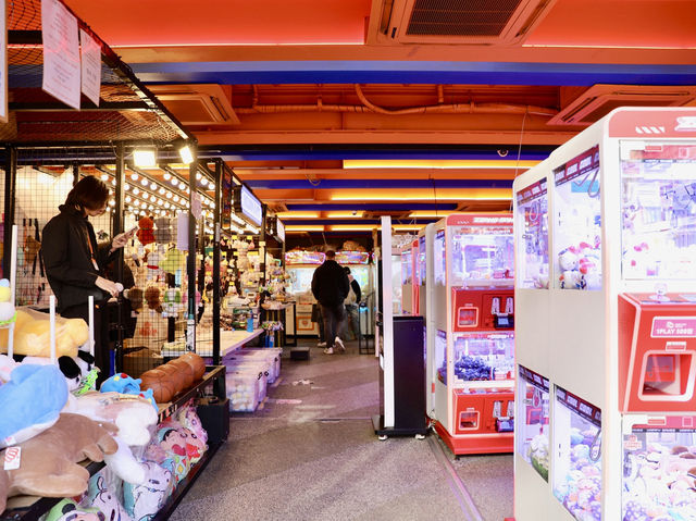 首爾｜弘大必去！這間超便宜娃娃機店讓我抓到手軟，500韓元一局也太狂了吧！ZZANG GAMES