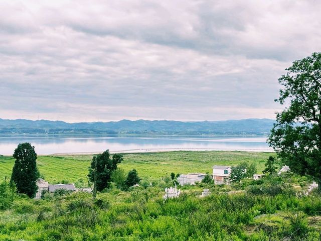 中國貴州省威寧縣著名景點草海自然保護區旅行攻略，適合打卡拍照📸