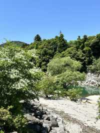 【岐阜】エメラルドグリーンの水面、山々、空の青さが素晴らしい
