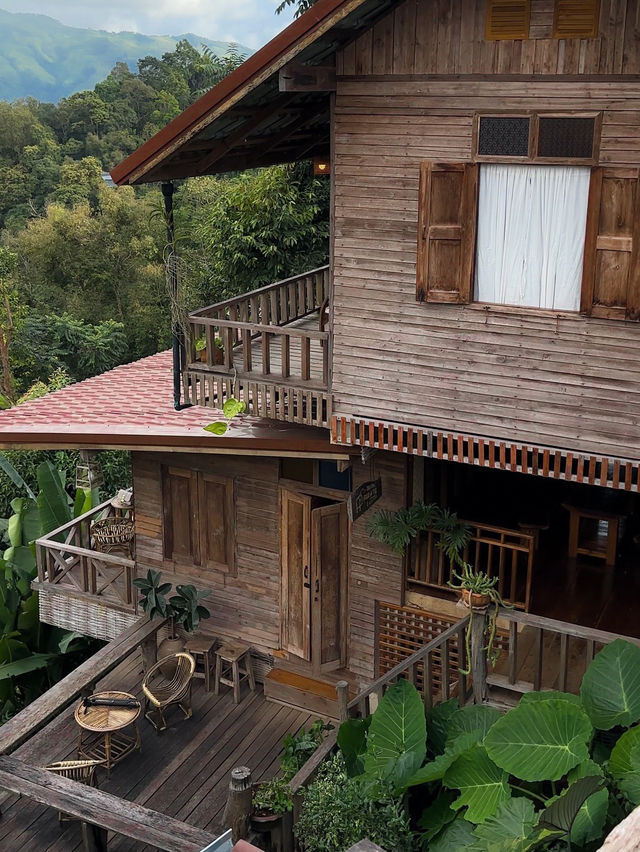 โฮมสเตย์บ้านไม้ฟิลมาเที่ยวบ้านคุณปู่สมัยเด็ก ฮีลใจ