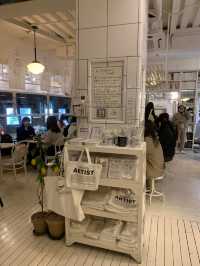 🇰🇷A must Visit Cafe for their Salt Bread🇰🇷Seoul💙