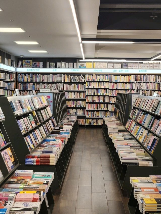 부산 구도심에 사는 사람이라면 모두 아는 지역서점, 남포문고