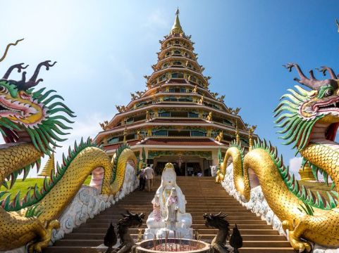 "Chiang Rai in 3 Days: Blue Temples, Hill Tribes & the Most Instagrammable Noodles Ever 🏯💙" 