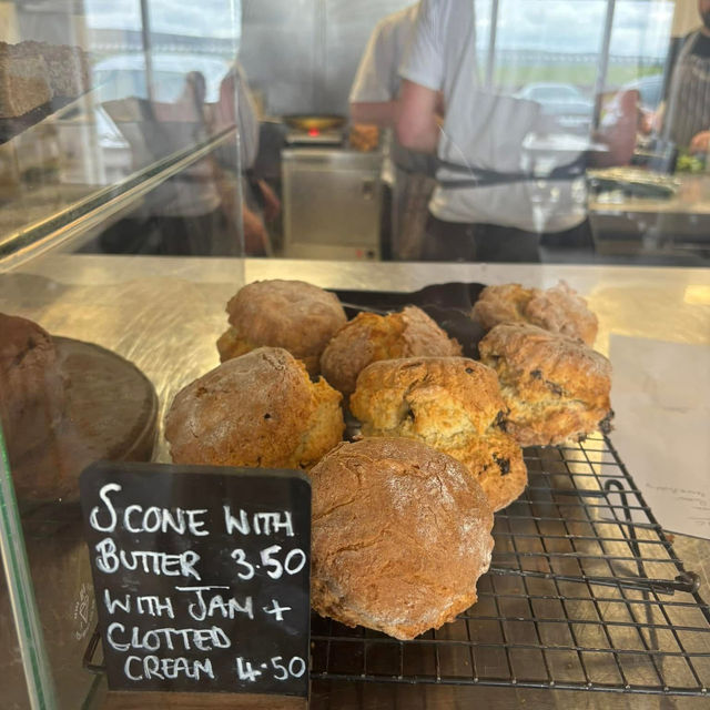英國遇見櫻花的羊羊咖啡店