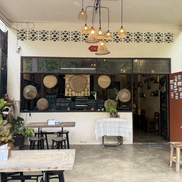 ⛰️คาเฟ่กลางหุบเขาในเมืองพังงา ฟีลแม่กำปอง