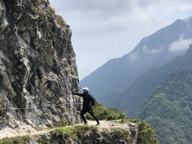 錐麓古道｜太魯閣峽谷中的驚險絕美步道，挑戰垂直斷崖的壯闊視野