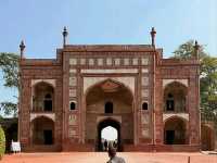 Jahangir’s Tomb – A Journey Through Time and Tranquility