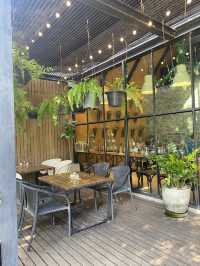 คาเฟ่สายธรรมชาติ The Village Farm To Café 🌳