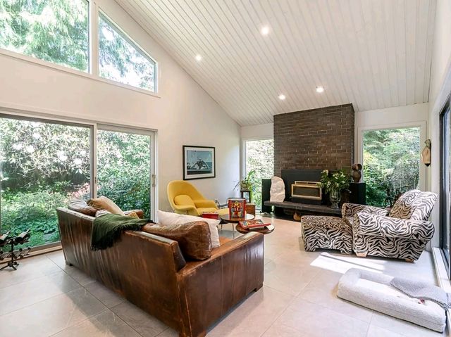 West Vancouver – Coastal Charm & Mountain Air