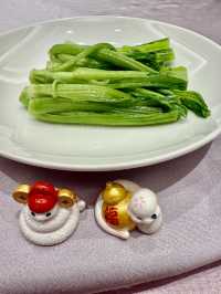 感謝Eric請大家給我過生日.美食.美酒加好友.鮮花.蛋糕真開心