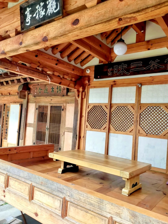 A Slow Day in Anguk, Seoul – Hanok Views & Healing Soup
