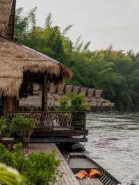 The FloatHouse River Kwai ท่ามกลางขุนเขา