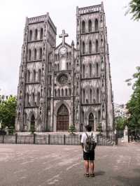St. Joseph’s Cathedral โบสถ์เก่าแก่เมืองฮานอย