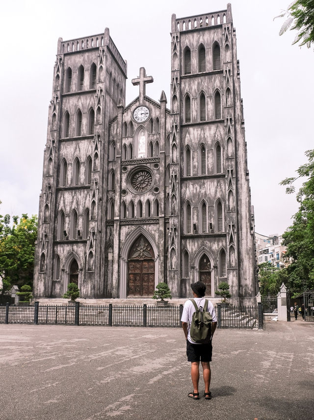 St. Joseph’s Cathedral โบสถ์เก่าแก่เมืองฮานอย