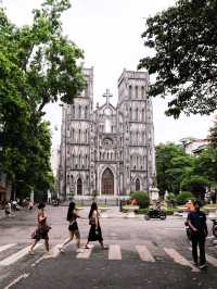 St. Joseph’s Cathedral โบสถ์เก่าแก่เมืองฮานอย