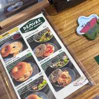 Demure cafe | อยุธยา