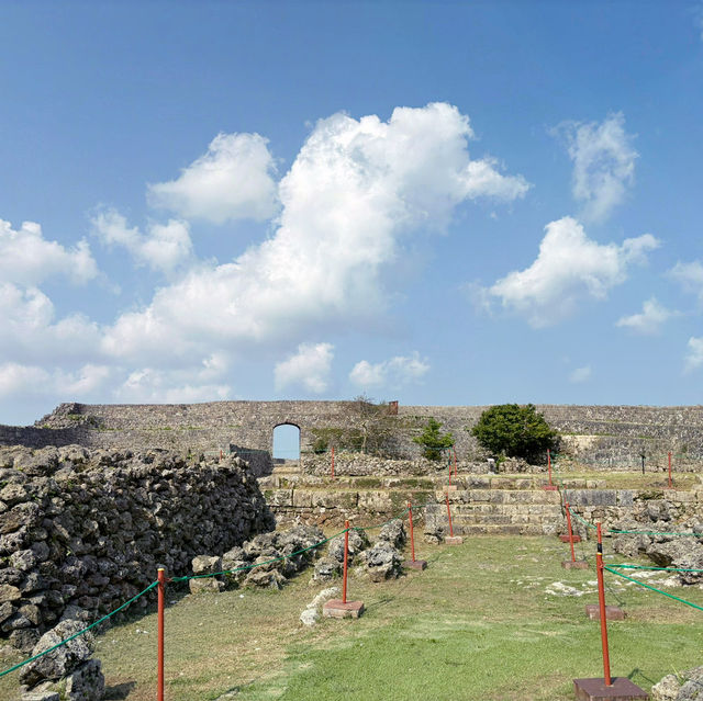 🏯【沖繩中城城跡】世界遺產評測：石牆博物館 × 護佐丸悲劇舞台 × 360度絕景！