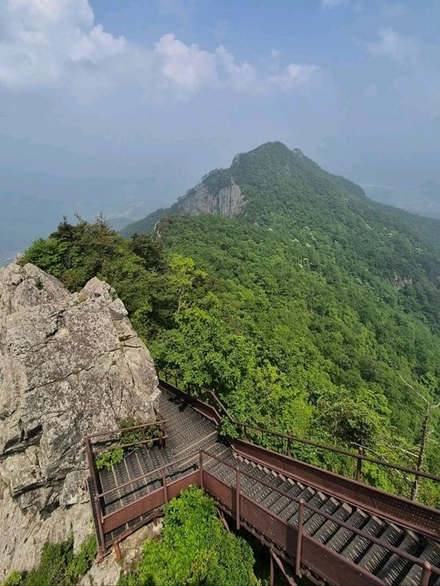 Wol-ak Mountain