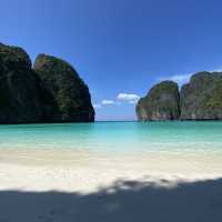 เกาะพีพี (Phi Phi Islands) 🌴🌊 