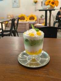 Matcha Dreams & Golden Crisps