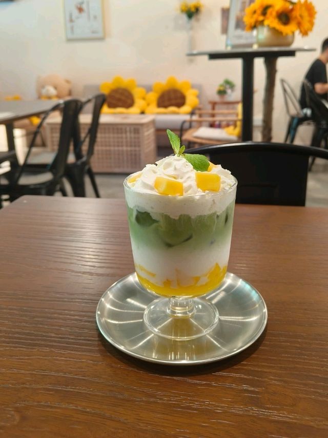 Matcha Dreams & Golden Crisps