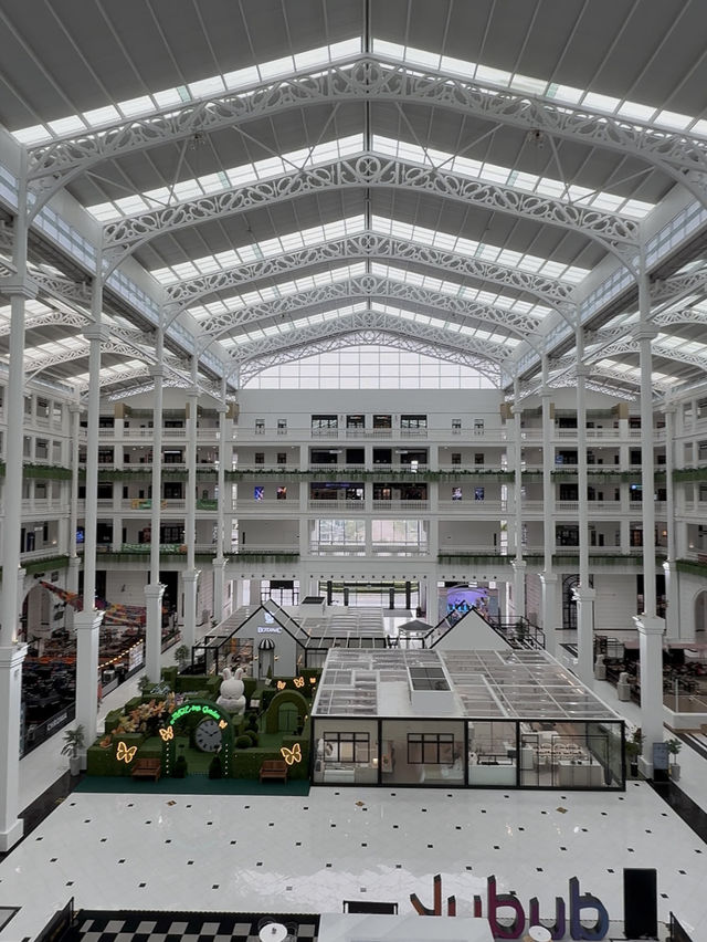 Giant Capybara and Garden Vibes: Our Eco Galleria Experience