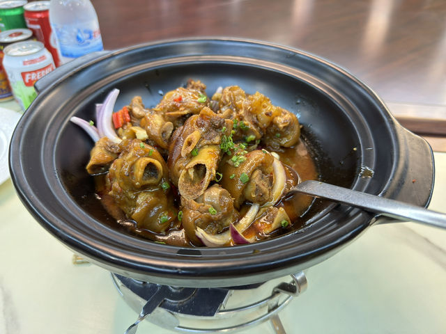 湘友会湘菜馆 – Spacious Chinese Dining with a Karaoke Twist in Phnom Penh