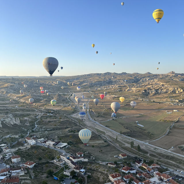 Soaring Over Cappadocia 🇹🇷: Hot Air 🎈Ride