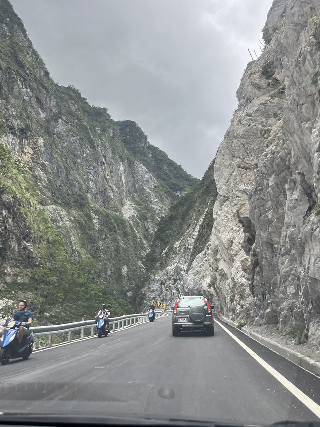 最新｜太魯閣「全面封步道」⛔️只能路邊拍照？交通管制＋時間表一次看！