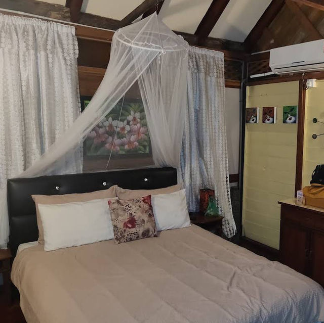cozy and rustic accommodation that blends natural charm with a peaceful atmosphere
