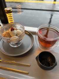 「旅先でしか食べられない“土地の味”って、どうしてあんなに心に残るんだろう。」