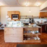 Dear Lion Cafe
