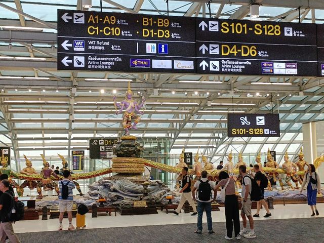 穿越神話與現代的空中之門，素萬那普機場之美。