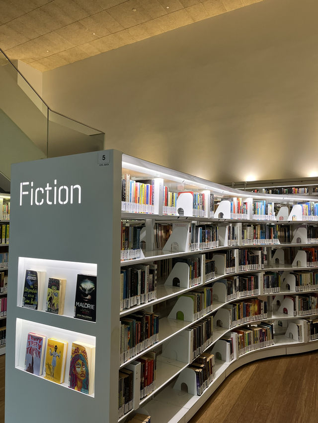 library Orchard Singapore 📚