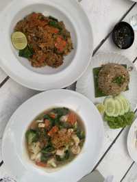บ้านกุ้งมังกร Restaurant 