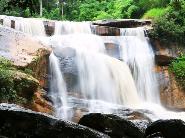 น้ำตกตาดเหือง อุทยานแห่งชาติภูสวนทราย