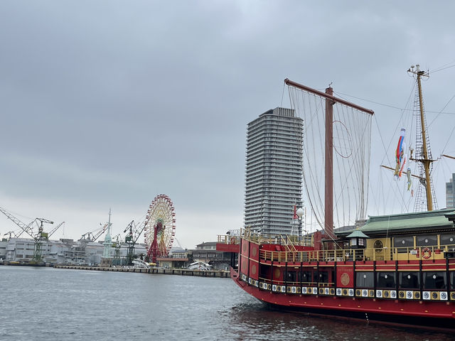 ⛩️🎡🌊 Half-Day in Kobe – Torii Trails & Harbor Lights