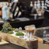 Calm and Coff Cafe – พระราม 9 