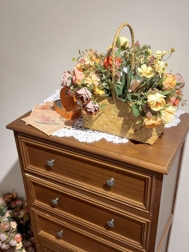 Three-Storey Vintage Charm Just Minutes from the Checkpoint