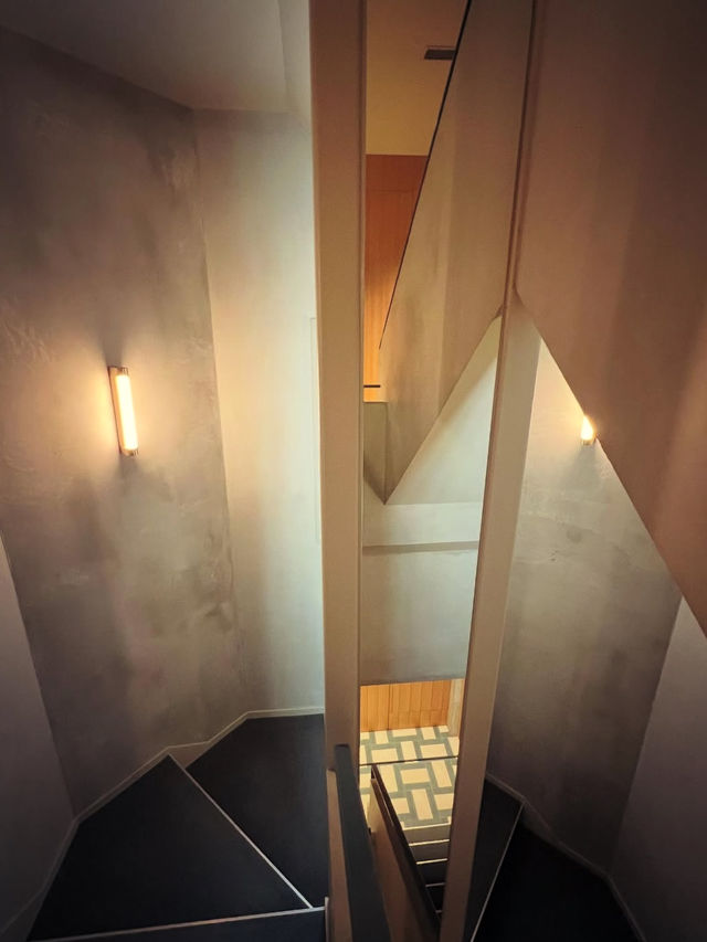 🏛️築100年の銀行をリノベーション！「HOTEL K5」で過ごすアートな東京ステイ 日本橋兜町に佇む「HOT